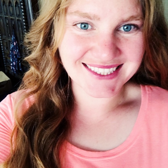 Meet your Posher, Elizabeth - Picture 9 of 13